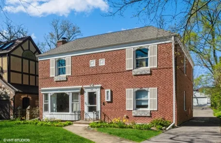 4 Bedroom Wilmette Single Family