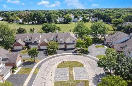 2 Bedroom Schaumburg Townhome