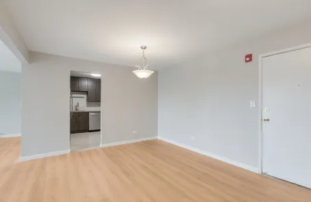 2 Bedroom Arlington Heights Condo