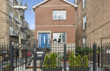 3 Bedroom Noble Square Single Family