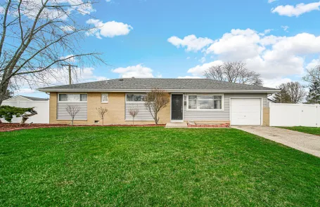 3 Bedroom Hoffman Estates Single Family