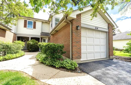 2 Bedroom Arlington Heights Townhome