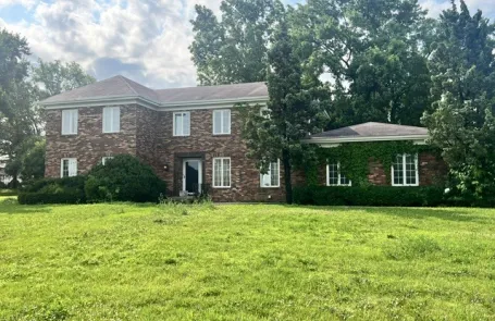 5 Bedroom Oak Brook Single Family