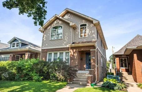 5 Bedroom Oak Park Single Family