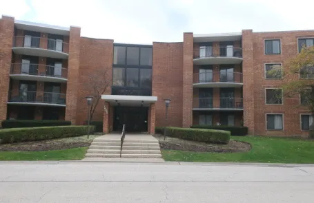 3 Bedroom Arlington Heights Condo