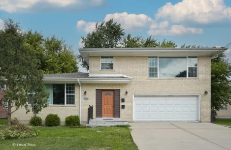 3 Bedroom Barrington Apartment
