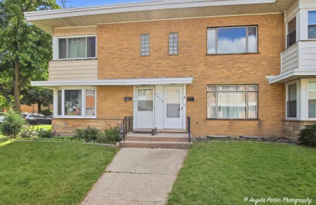 2 Bedroom Skokie Townhome