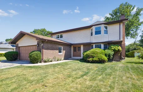 5 Bedroom Glenview Single Family