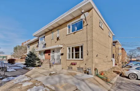 2 Bedroom Skokie Apartment