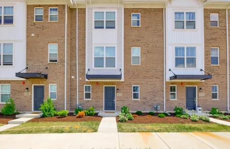 3 Bedroom Des Plaines Townhome