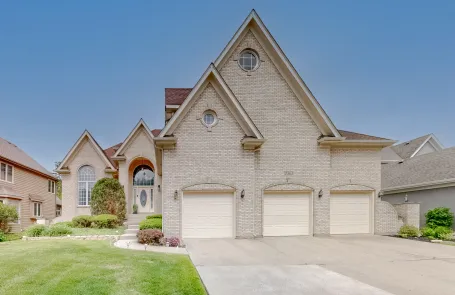 4 Bedroom Aurora Single Family