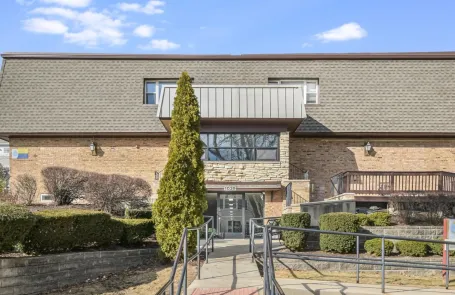 Studio Wheaton Apartment