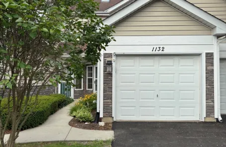 2 Bedroom Schaumburg Townhome