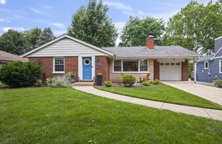 2 Bedroom Arlington Heights Single Family