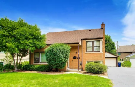 3 Bedroom Elmhurst Single Family