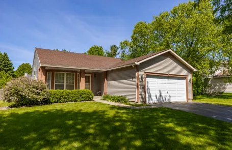 3 Bedroom Bolingbrook Single Family