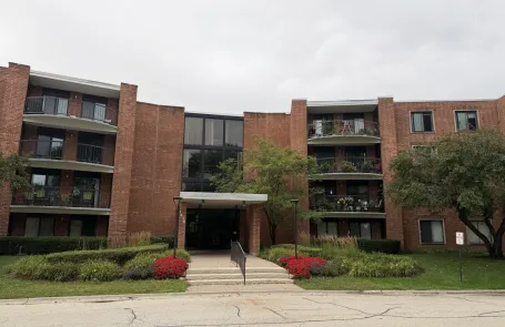 2 Bedroom Arlington Heights Condo