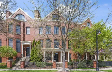 4 Bedroom Glenview Townhome