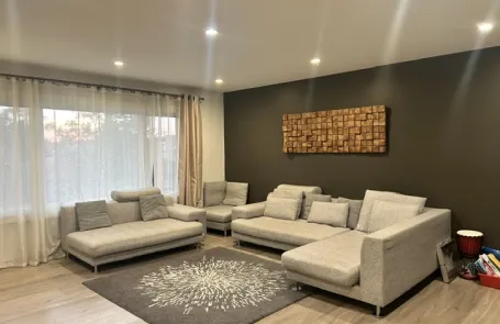 3 Bedroom Skokie Apartment