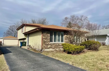 3 Bedroom Naperville Single Family
