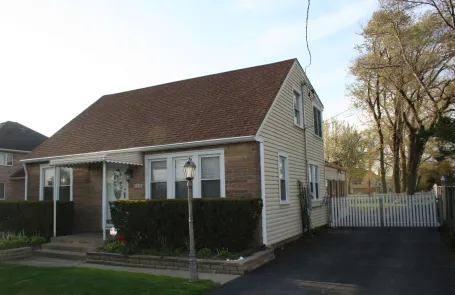 3 Bedroom Des Plaines Single Family