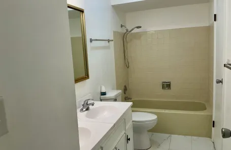 4 Bedroom Hoffman Estates Single Family