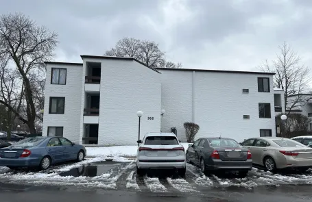 2 Bedroom Arlington Heights Condo