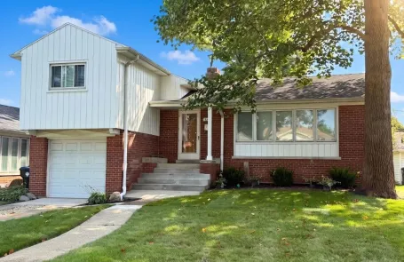 3 Bedroom Park Ridge Single Family