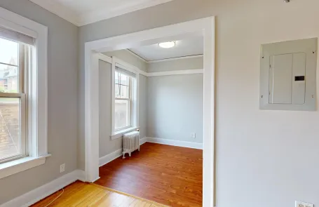 Studio Arlington Heights Apartment