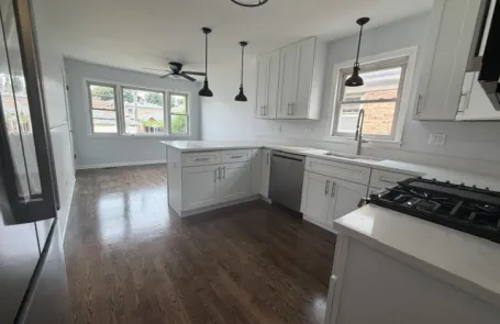 3 Bedroom Harwood Heights Single Family