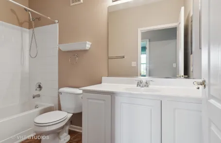 2 Bedroom Naperville Apartment