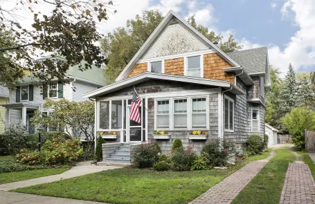 2 Bedroom Evanston Single Family
