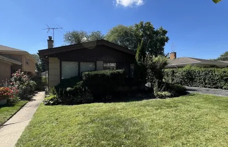4 Bedroom Lincolnwood Single Family