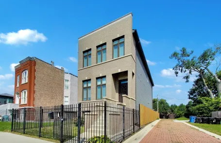 5 Bedroom Bronzeville Single Family