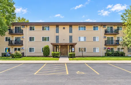 2 Bedroom Arlington Heights Condo
