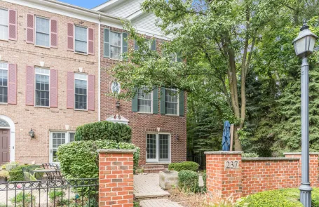 2 Bedroom Naperville Townhome