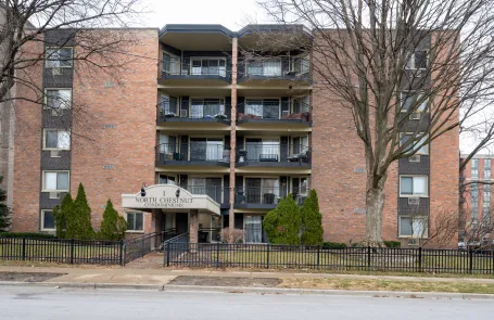 2 Bedroom Arlington Heights Condo