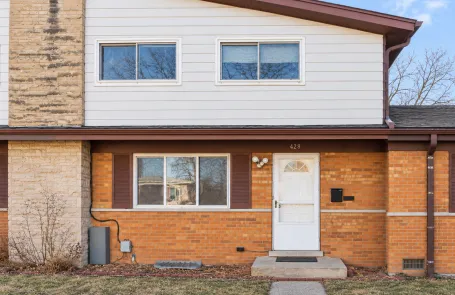 3 Bedroom Glenview Townhome