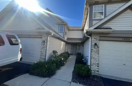 2 Bedroom Schaumburg Townhome