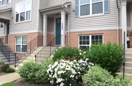 2 Bedroom Des Plaines Townhome
