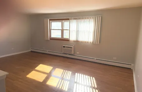 2 Bedroom Niles Apartment
