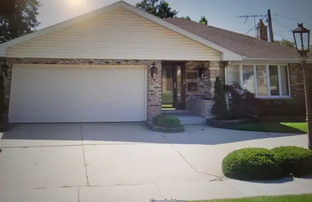 3 Bedroom Des Plaines Single Family
