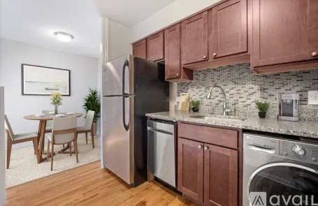 2 Bedroom Highland Park Apartment