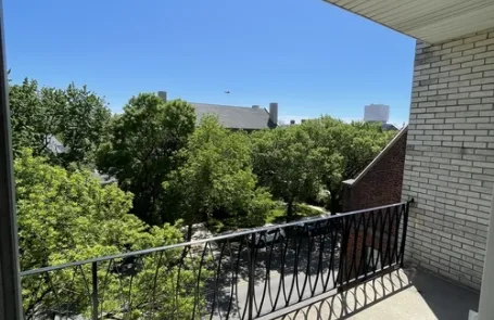 2 Bedroom Evanston Apartment