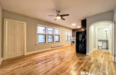 2 Bedroom Winnetka Condo