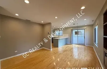 2 Bedroom Fulton Market Townhome
