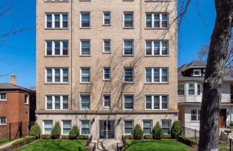 Studio Rogers Park Apartment