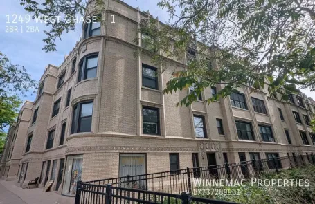 2 Bedroom Rogers Park Apartment