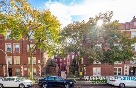 Studio Rogers Park Apartment