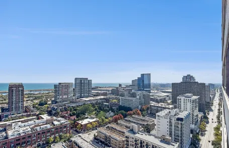 2 Bedroom South Loop Apartment